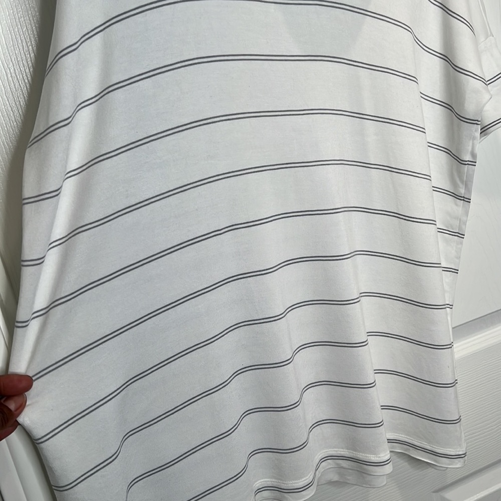 LOFT OUTLET LOUNGE XS Short Sleeve White and Gray striped Shirt. - Picture 9 of 16